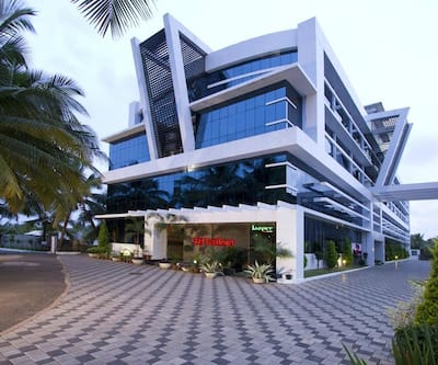 https://imgcld.yatra.com/ytimages/image/upload/t_hotel_yatra_city_desktop/v1433487728/Domestic Hotels/Hotels_Kasargod/Raj Residency/Overview.jpg